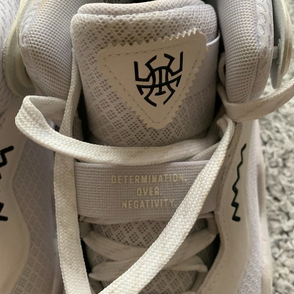 Adidas Hoops F21/S22-TN 21/066 D.1-3. Men US 8. - Picture 8 of 9